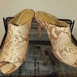 Ann Taylor Snake Embossed Faux leather Heels sanda